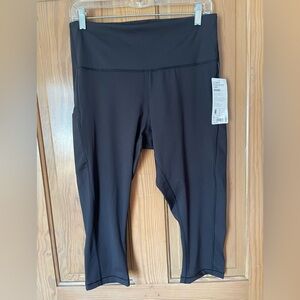 Athleta Ultimate Stash Capri NWT